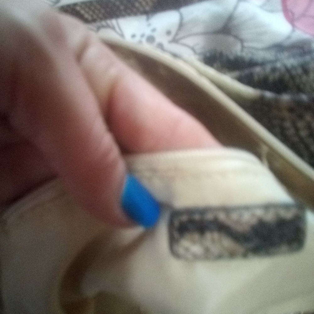 Purse - Picture 4 of 4